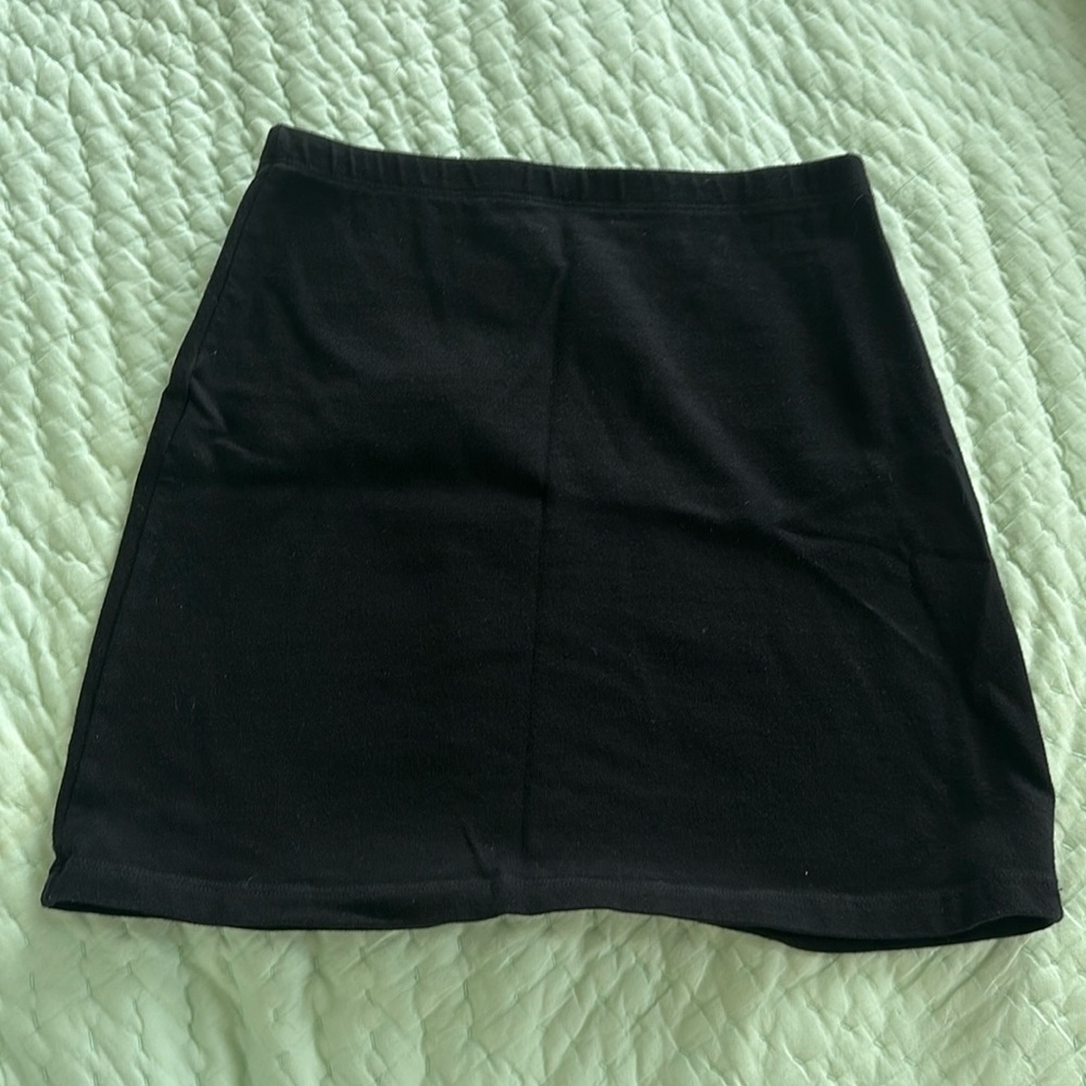 BLACK BRANDY MELVILLE SHORT SKIRT - NEVER WORN